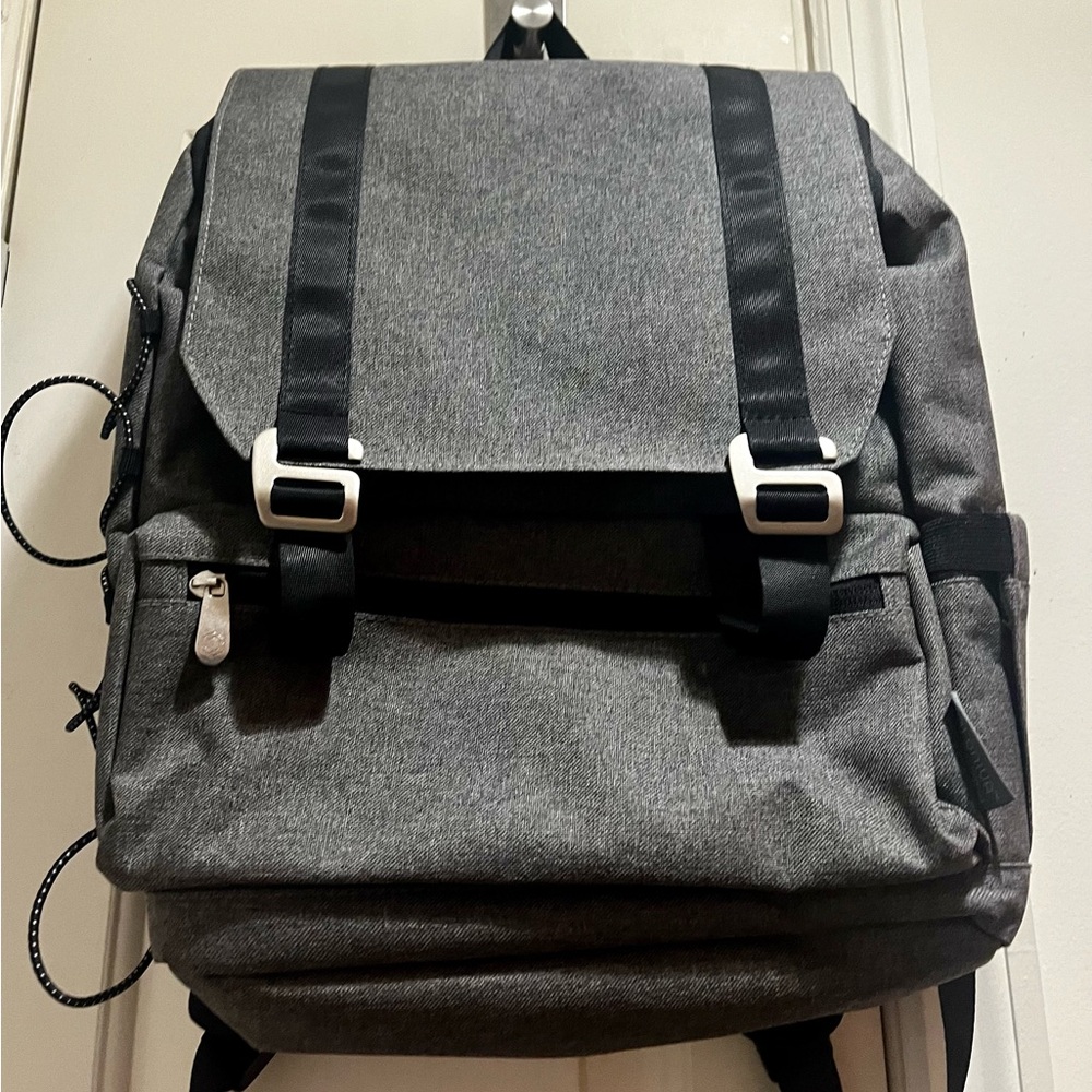 NWOT ONIVA On-The-Go Traverse Cooler Backpack with Bottle Opener